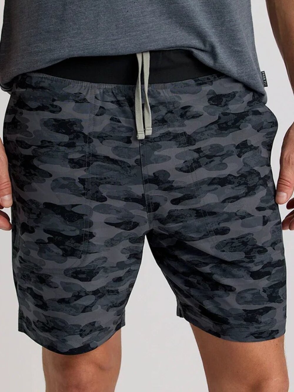 Free Fly Men's Lined Active Breeze 7" Shorts Gray Camo Size XXL NWOT